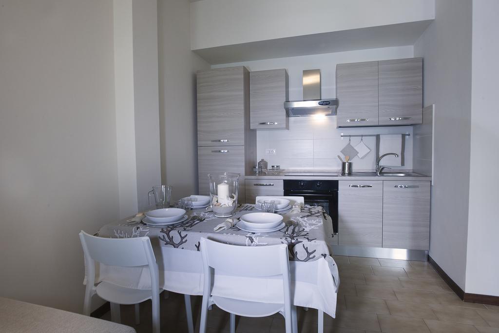 Casavacanze Castelli Di Sabbia ปอร์โต ซันเตลปีดิโอ ห้อง รูปภาพ