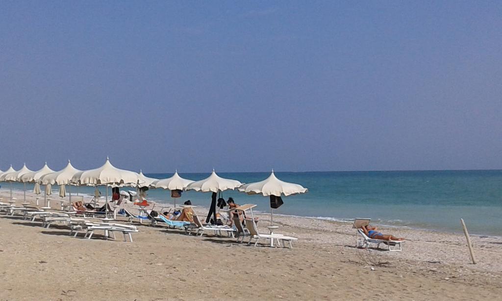 Casavacanze Castelli Di Sabbia ปอร์โต ซันเตลปีดิโอ ภายนอก รูปภาพ
